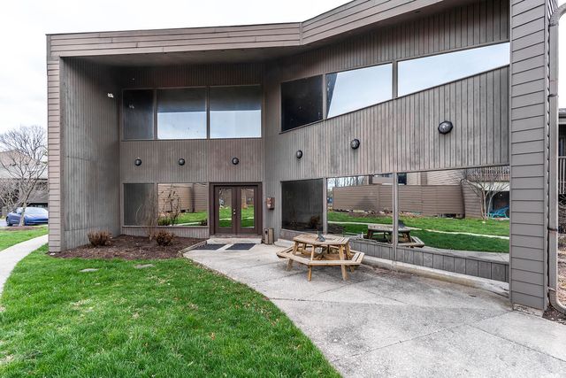 750 Shaker Drive 1016, Lexington, KY 40504
