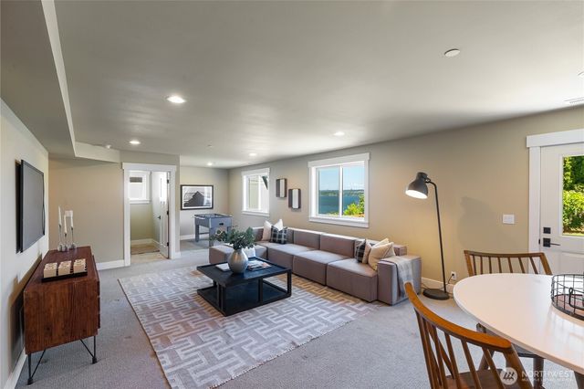 1124 Lake Washington Boulevard S, Seattle, WA 98144