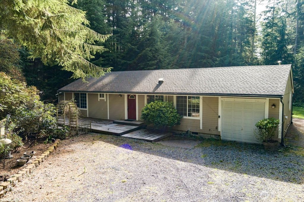 3100 Sea Eagle Lane, Greenbank, WA 98253