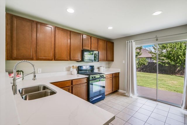 917 Ranchero RD, Leander, TX 78641