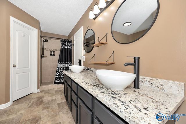 3709 Lady Banks Lane NW, Huntsville, AL 35806