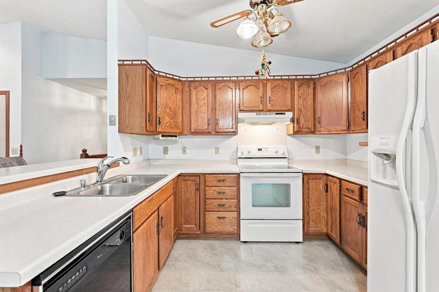 117 Manor COURT, Slinger, WI 53086