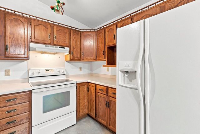 117 Manor COURT, Slinger, WI 53086