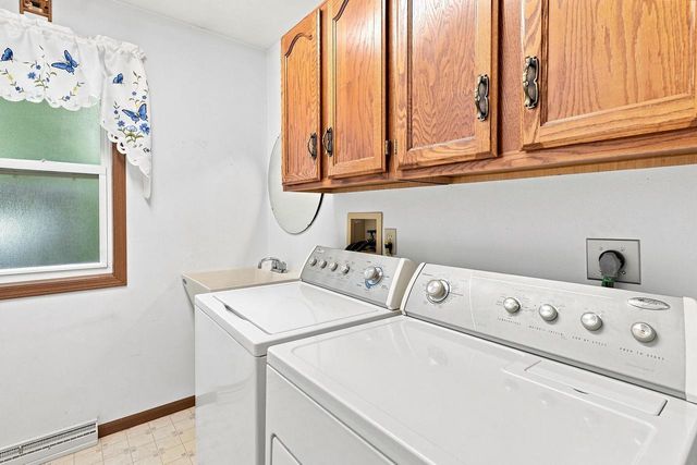 117 Manor COURT, Slinger, WI 53086