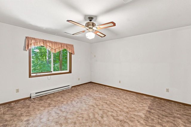 117 Manor COURT, Slinger, WI 53086