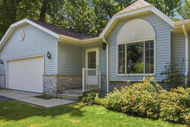 117 Manor COURT, Slinger, WI 53086