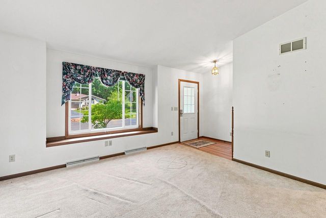 117 Manor COURT, Slinger, WI 53086