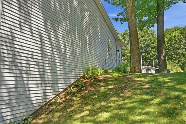 117 Manor COURT, Slinger, WI 53086