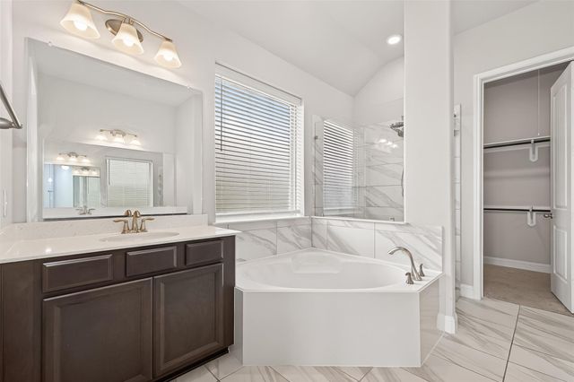 19226 Bluewater Terrace Drive, Manvel, TX 77578