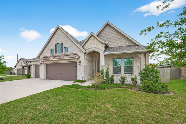 19226 Bluewater Terrace Drive, Manvel, TX 77578