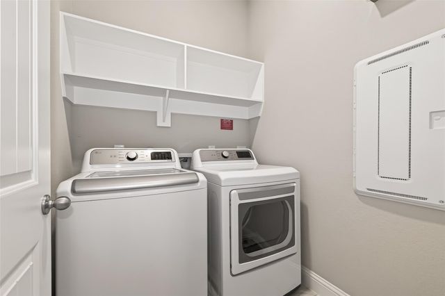 19226 Bluewater Terrace Drive, Manvel, TX 77578