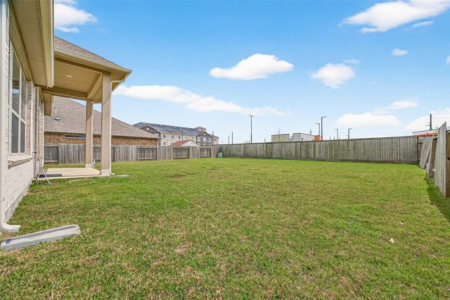 19226 Bluewater Terrace Drive, Manvel, TX 77578