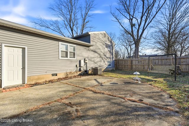 6310 Park Rd, Crestwood, KY 40014