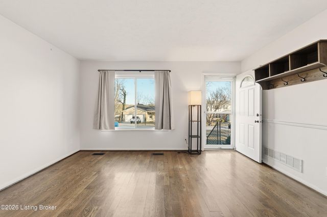 6310 Park Rd, Crestwood, KY 40014