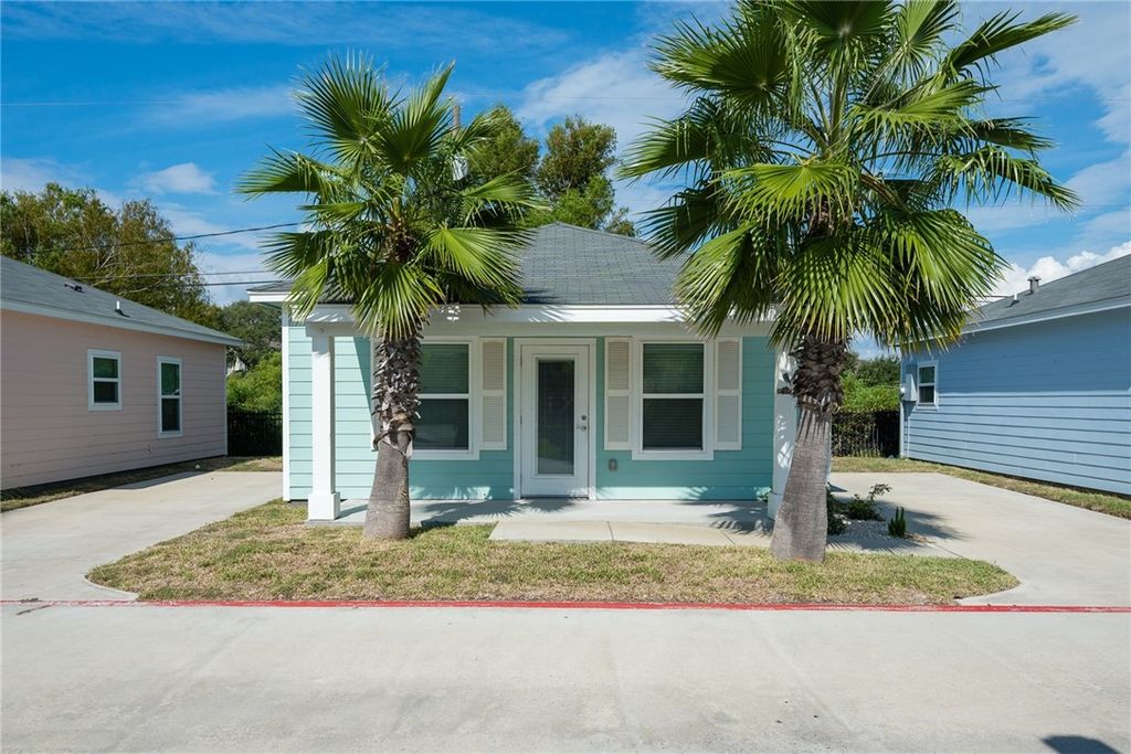 153 Oasis Cir, Rockport, TX 78382 — exterior