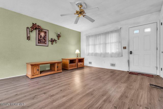 987 Grace Drive, Toms River, NJ 08753