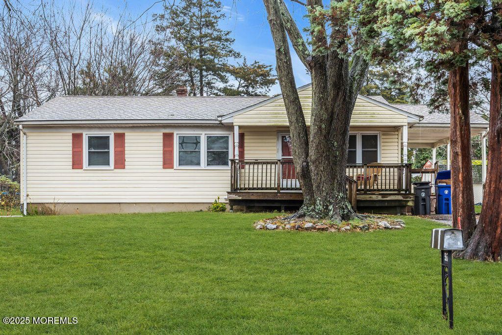 987 Grace Drive, Toms River, NJ 08753