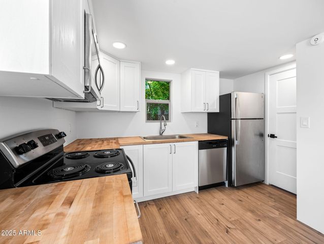 22490 S Luna Way, Yarnell, AZ 85362