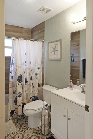 6580 SW 49th Street, Davie, FL 33314