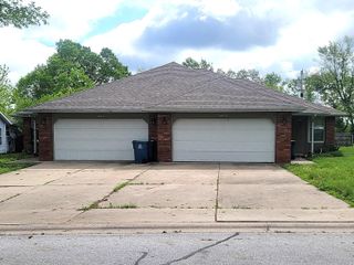 406 A & B South James Street, Nixa, MO 65714