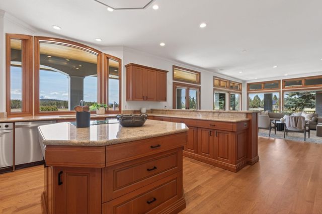 20180 Winston Loop, Bend, OR 97703