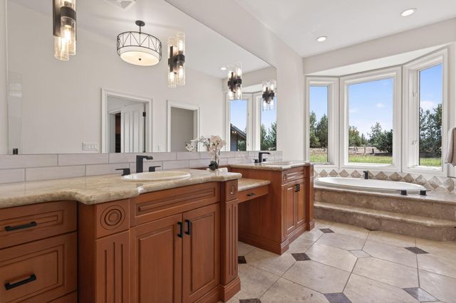 20180 Winston Loop, Bend, OR 97703