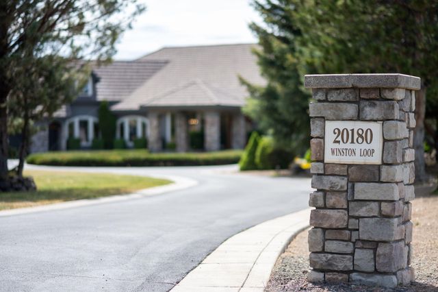 20180 Winston Loop, Bend, OR 97703