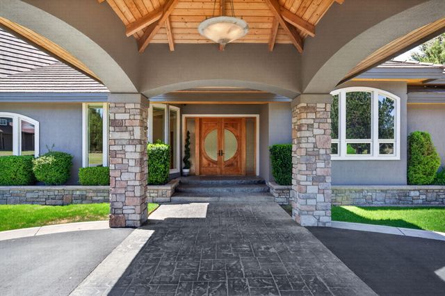 20180 Winston Loop, Bend, OR 97703