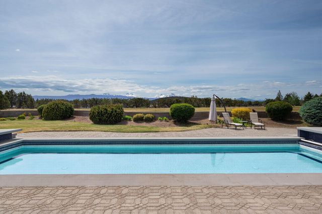 20180 Winston Loop, Bend, OR 97703