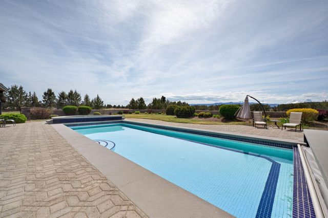 20180 Winston Loop, Bend, OR 97703