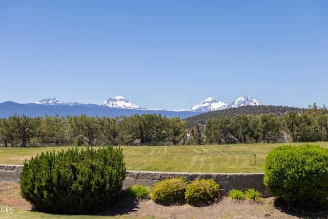 20180 Winston Loop, Bend, OR 97703