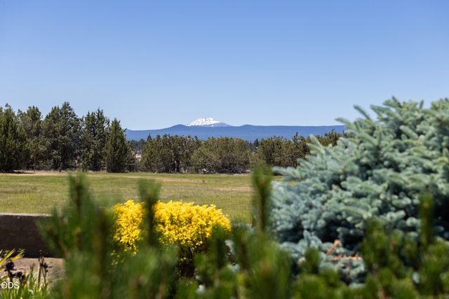 20180 Winston Loop, Bend, OR 97703