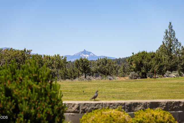 20180 Winston Loop, Bend, OR 97703