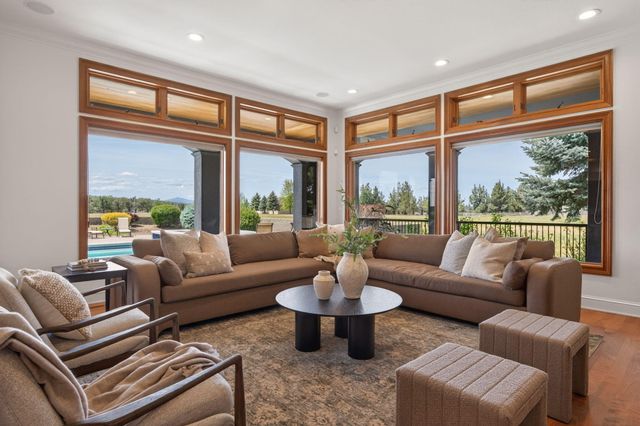 20180 Winston Loop, Bend, OR 97703