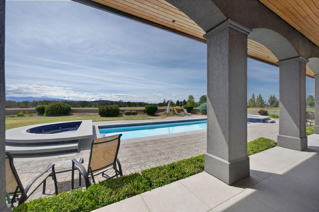 20180 Winston Loop, Bend, OR 97703