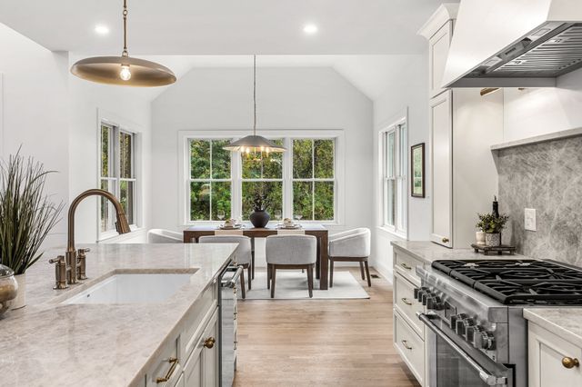 2 Cynthia Circle, Wenham, MA 01984