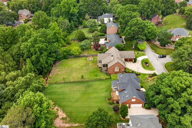 102 Glenbriar Court, Simpsonville, SC 29681