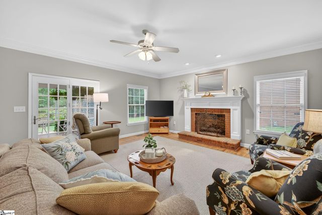 102 Glenbriar Court, Simpsonville, SC 29681
