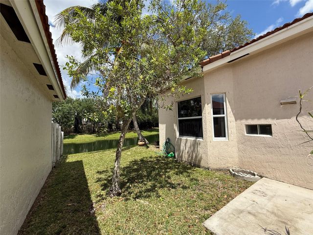 4965 SW 153rd Avenue, Davie, FL 33331