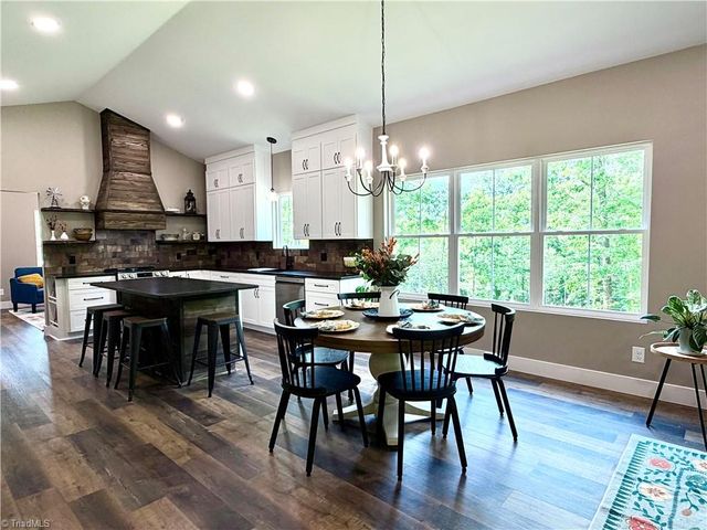 128 Arrowood Lane, Harmony, NC 28634