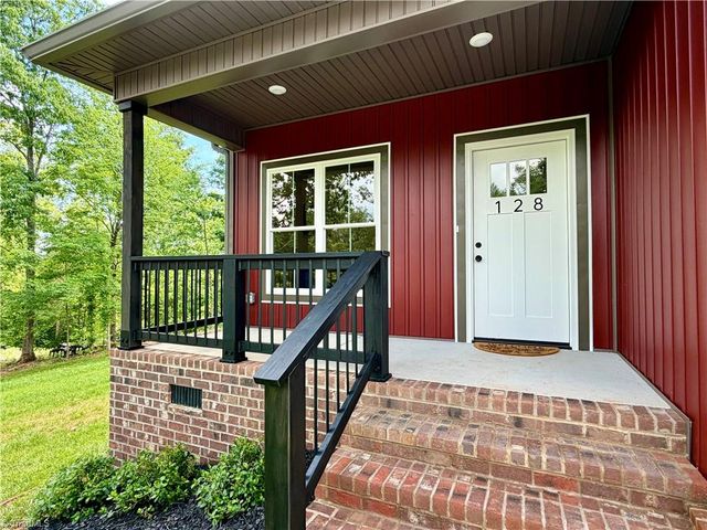 128 Arrowood Lane, Harmony, NC 28634