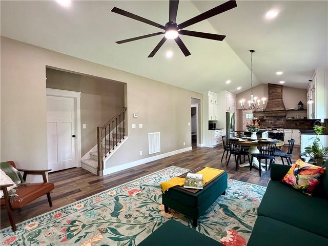 128 Arrowood Lane, Harmony, NC 28634