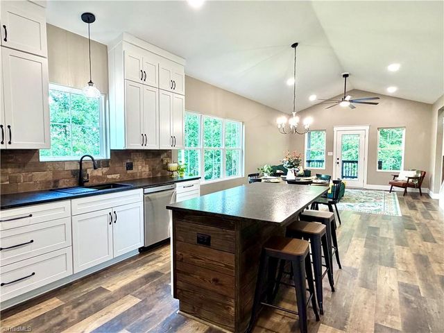 128 Arrowood Lane, Harmony, NC 28634