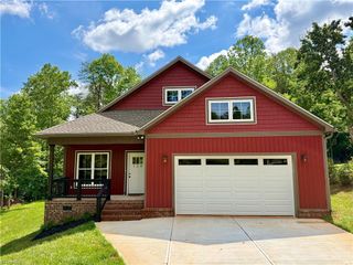 128 Arrowood Lane, Harmony, NC 28634