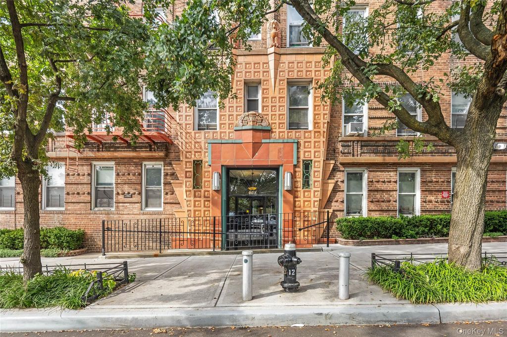 601 Pelham Parkway North 305, Bronx, NY 10467