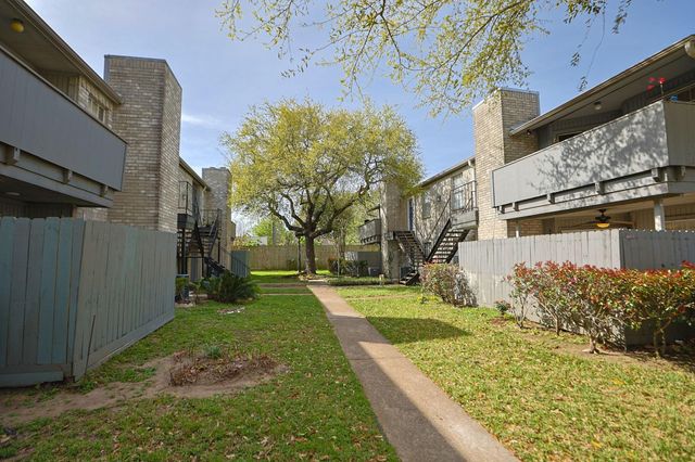 9700 Leawood Boulevard 1902, Houston, TX 77099