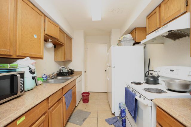 9700 Leawood Boulevard 1902, Houston, TX 77099