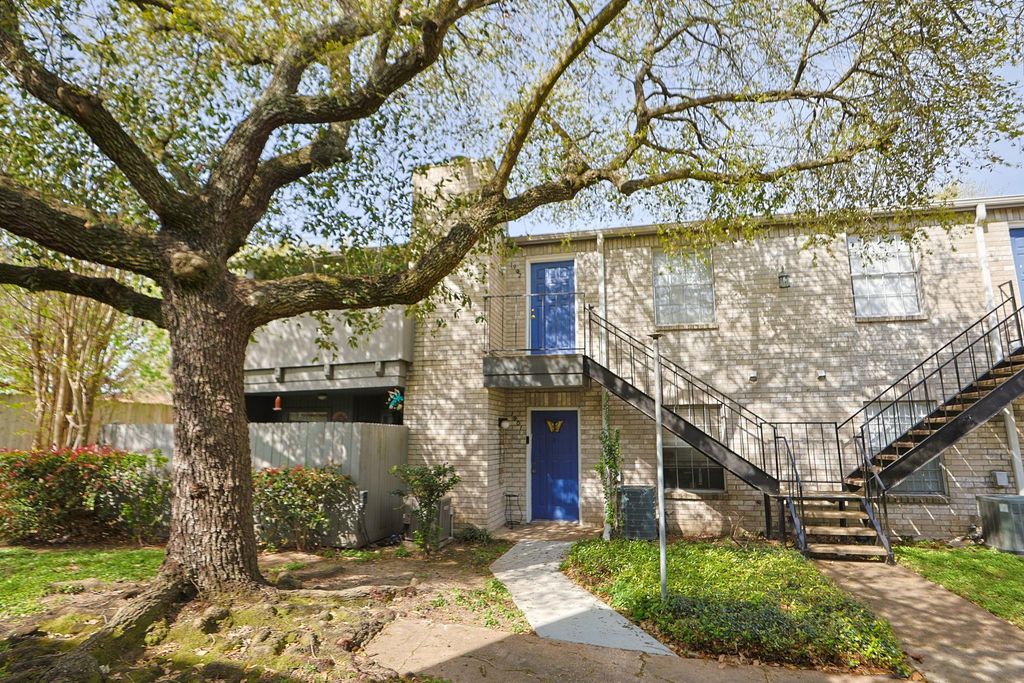 9700 Leawood Boulevard 1902, Houston, TX 77099