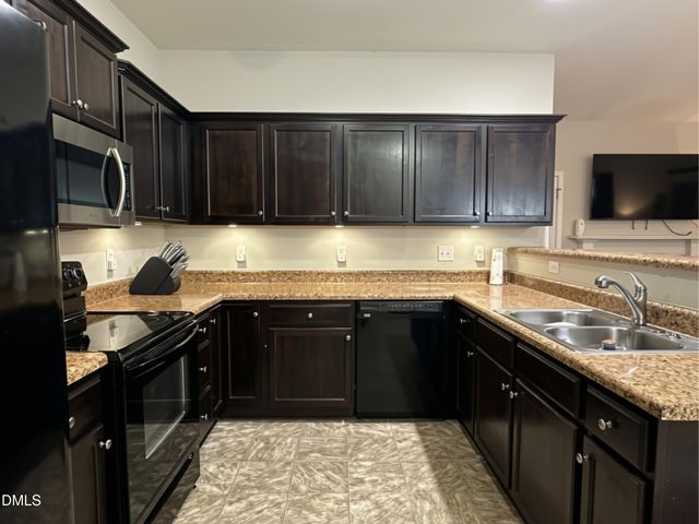 31 Maple Leaf Court, Lillington, NC 27546