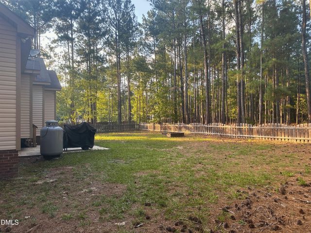 31 Maple Leaf Court, Lillington, NC 27546